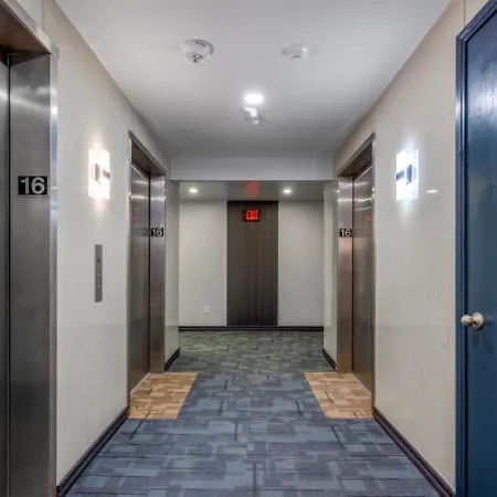 Quiet Modern Two Bedroom Apartment With Gym