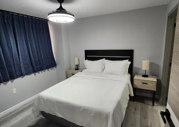 Quiet Modern Two Bedroom With Gym 3*