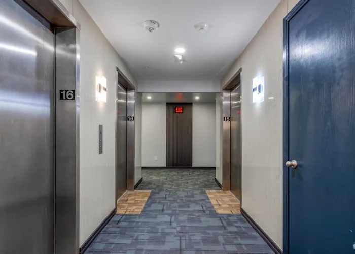 Apartahotel Quiet Modern Two Bedroom With Gym