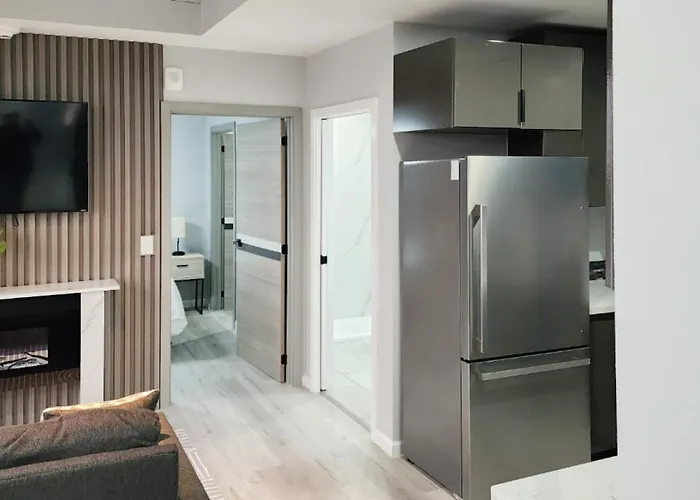 Quiet Modern Two Bedroom With Gym Apartahotel 3*