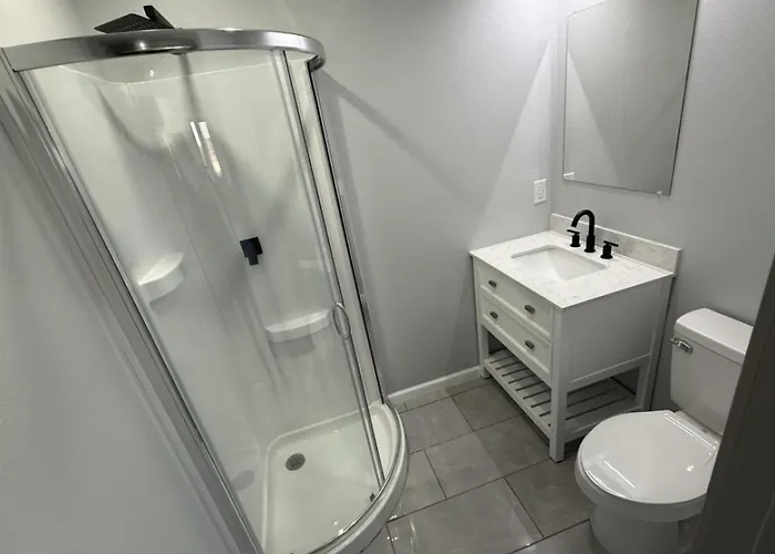 Quiet Modern Two Bedroom With Gym Apartahotel Tulsa